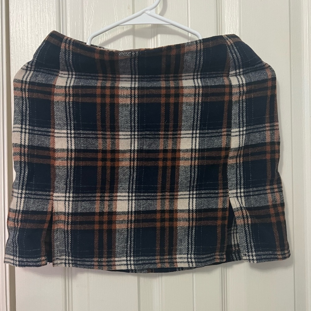 Skirt with slits